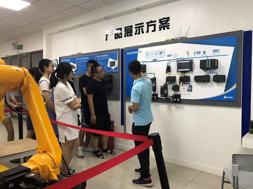 钱柜qg777展厅3.jpg